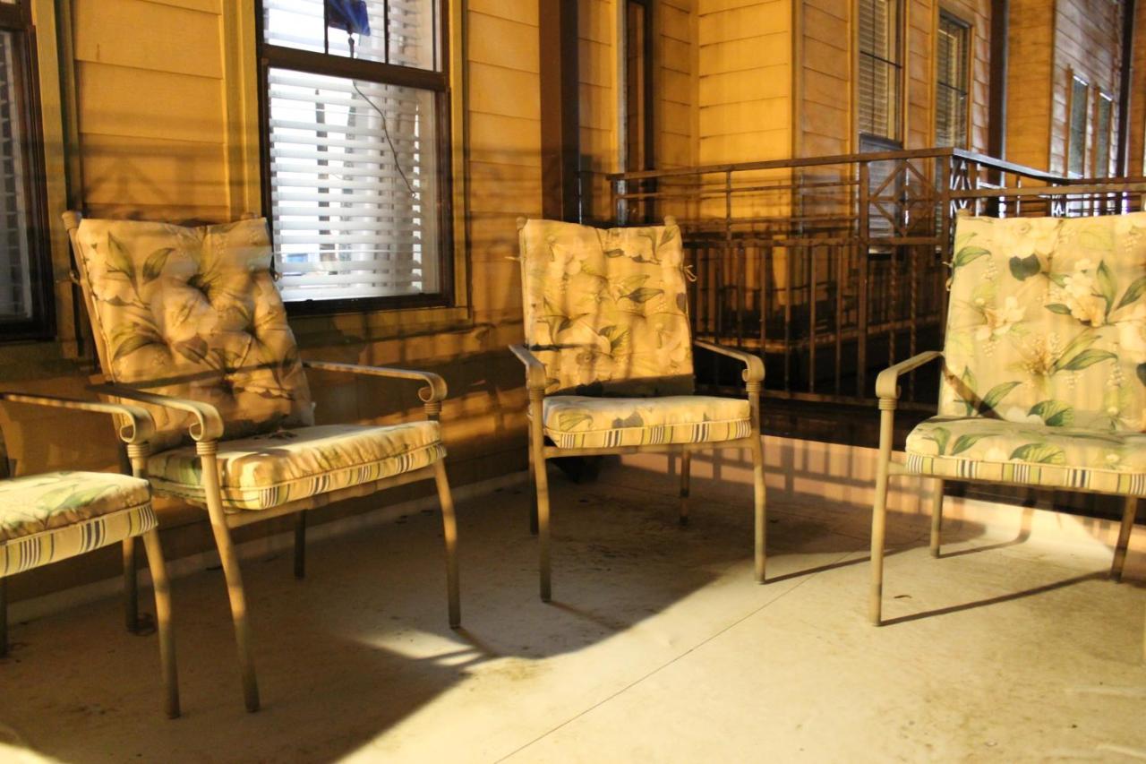 Old Fort Loft King & Queen Suites Nearest Accomodation To Marshals Museum Power Your Ev For Free! Форт-Смит Экстерьер фото